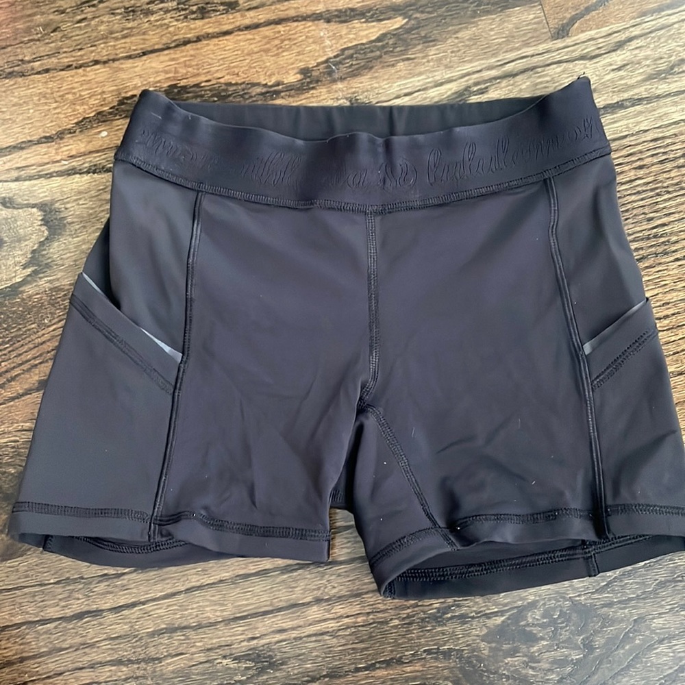 Lululemon shorts, black